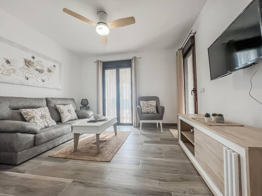 Modern 2 Bed Apartment With Pool In Frigiliana Exterior photo