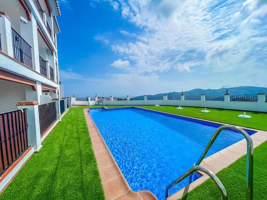 Modern 2 Bed Apartment With Pool In Frigiliana Exterior photo