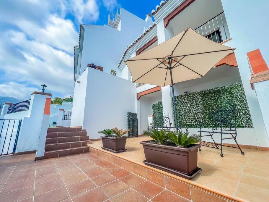 Modern 2 Bed Apartment With Pool In Frigiliana Exterior photo